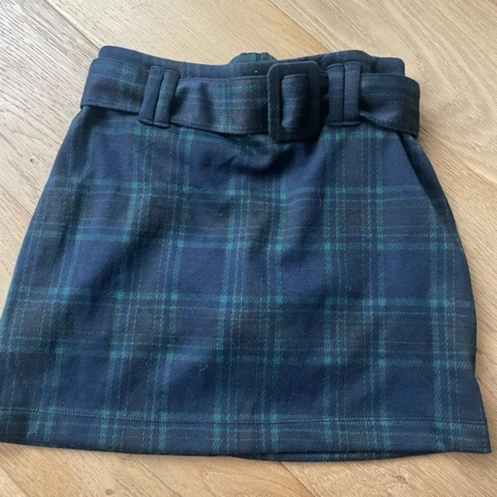 Abercrombie Plaid Belted Skort - Black and Green